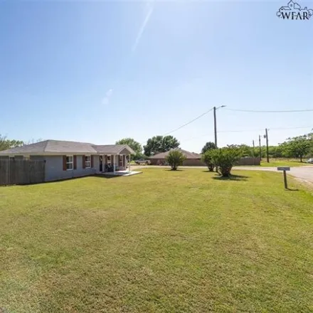 Buy this 3 bed house on 187 West 5th Street in Henrietta, TX 76365