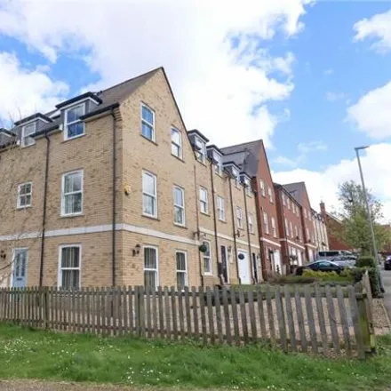 Buy this 5 bed townhouse on Woodrush Close in Braintree, CM7 1FY