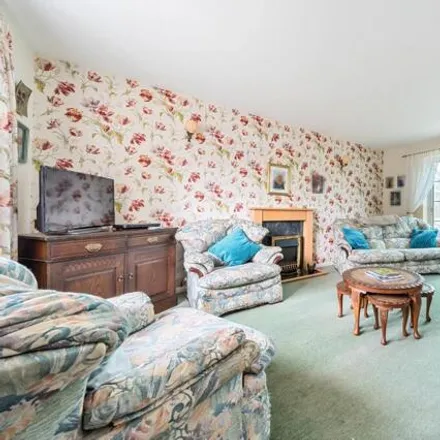 Image 2 - Lambert's Field, Bourton-on-the-Water, GL54 2PT, United Kingdom - House for sale