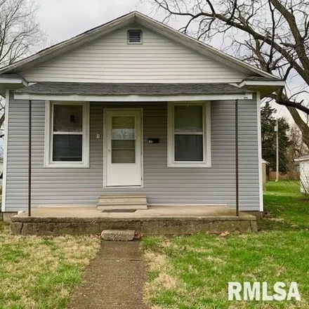 Buy this 2 bed house on 139 North Wilson Street in Girard, IL 62640