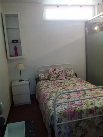 Rent this 3 bed room on Escola Nova Apostólica in Rua de São Gabriel 189, 2775-570 Parede