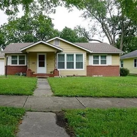 Buy this 2 bed house on 1143 South College Street in Ottawa, KS 66067
