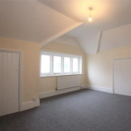 Image 2 - Worthing News, 25 Rowlands Road, Worthing, BN11 3JJ, United Kingdom - Apartment for rent