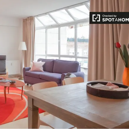 Rent this 2 bed apartment on Madrid in Centro Privado de Educación Infantil, Primaria y Secundaria Divina Pastora