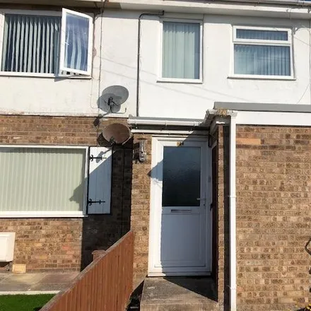 Rent this 2 bed apartment on Llys Arthur in Towyn, LL22 9PH