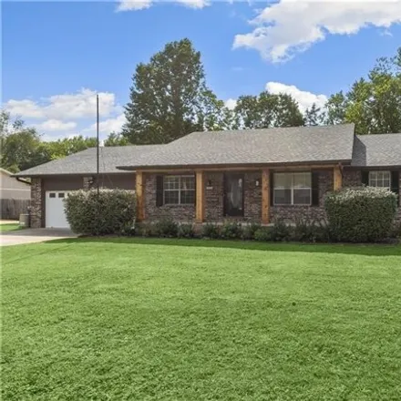 Buy this 3 bed house on 403 Magnolia Drive in Bentonville, AR 72712