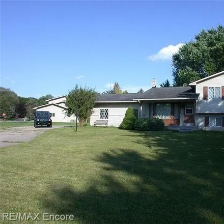 Rent this 3 bed house on 7242 Chapel-View Drive in Oakland County, MI 48346
