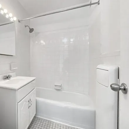 Image 7 - Kips Bay Tower North, East 33rd Street, New York, NY 10016, USA - House for rent
