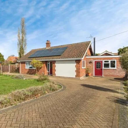Buy this 3 bed house on Hollow Hill Road in Ditchingham, NR35 2QZ