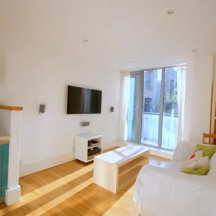 Rent this 1 bed apartment on Railway Street in London, N1 9AB