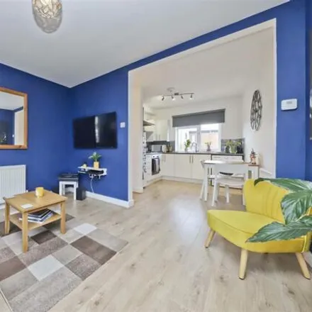 Buy this 1 bed apartment on Pembroke Gardens in Pembroke Road, London