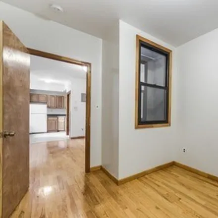 Image 3 - 242 East 85th Street, New York, NY 10028, USA - Condo for rent