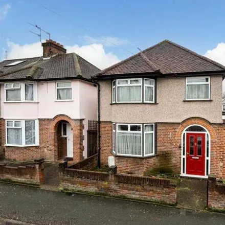 Buy this 3 bed house on 2 Euston Avenue in Holywell, WD18 7SY