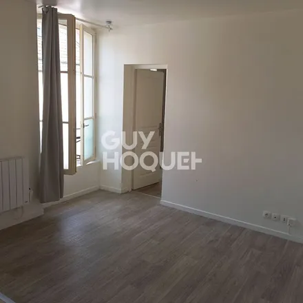 Rent this 2 bed apartment on Pôle Emploi in Rue Edmond Fortin, 77130 Montereau-Fault-Yonne