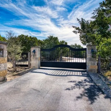 Image 8 - 228 Greystone Cricle, Kendall County, TX 78006, USA - House for sale