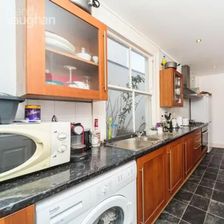 Image 3 - 213 Queen's Park Road, Brighton, BN2 9ZA, United Kingdom - Townhouse for rent