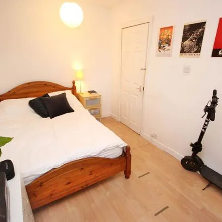 Rent this 3 bed apartment on 43 Wilmslow Road in Manchester, M14 5SU