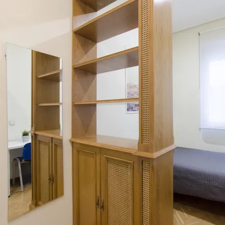 Rent this 6 bed room on Calle de Andrés Mellado in 72, 28015 Madrid