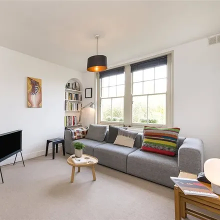 Image 2 - Thornhill Houses, Thornhill Road, London, N1 1JY, United Kingdom - Apartment for rent
