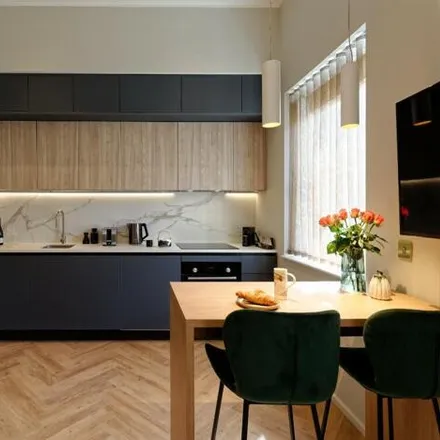 Rent this studio apartment on 6 Neville Street in London, SW7 3AR