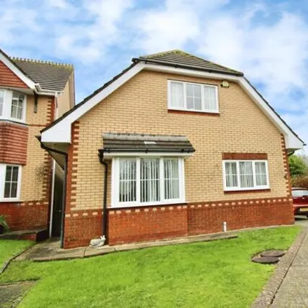 Buy this 3 bed house on Maes y Wennol in Cardiff, CF23 8GW