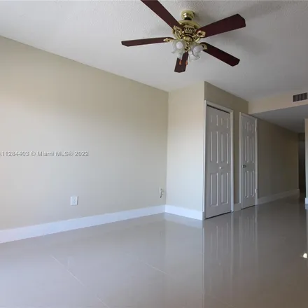 Image 2 - 2620 West 76th Street, Hialeah, FL 33016, USA - Condo for rent