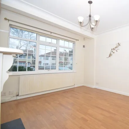 Rent this 4 bed townhouse on Hazelwood Road in London, EN1 1JQ