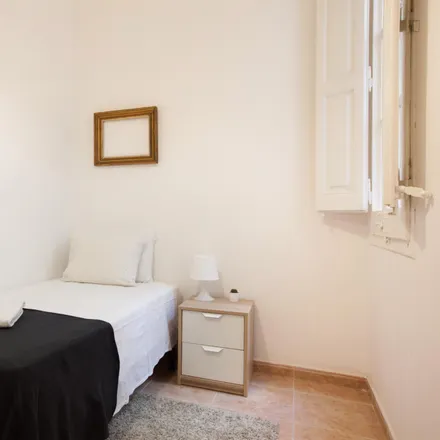 Rent this 4 bed apartment on Carrer del Comte Borrell in 164, 166