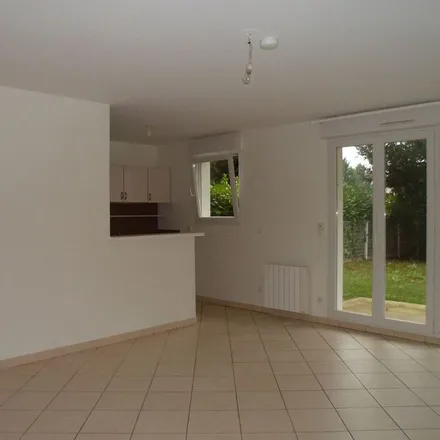 Rent this 2 bed apartment on La Croix Gatin in 45300 Pithiviers, France