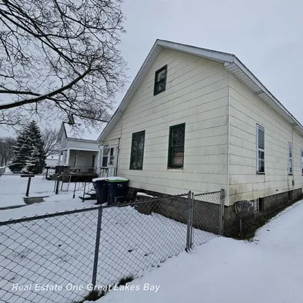 Buy this 3 bed house on 858 Webster Street in Bay City, MI 48708