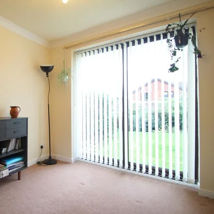 Image 5 - Knoll Wood Park, Horsforth, LS18 4SH, United Kingdom - House for rent