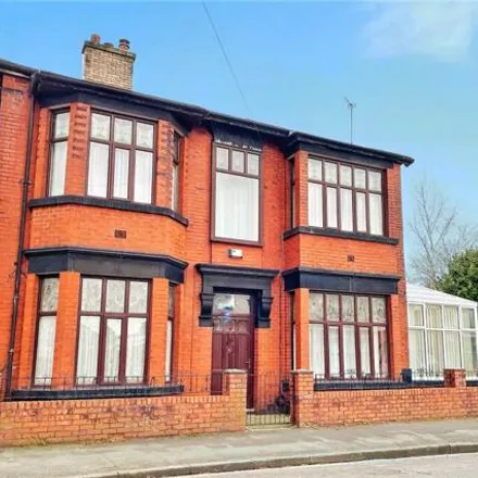 Buy this 3 bed duplex on Vine Fold in Manchester, M40 3TG