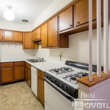 Image 4 - 660 W Wrightwood Ave, Unit CL#660-511 - Apartment for rent
