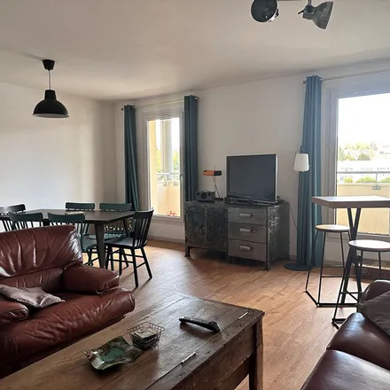 Rent this 3 bed apartment on 2 Rue Racine in 02400 Château-Thierry, France