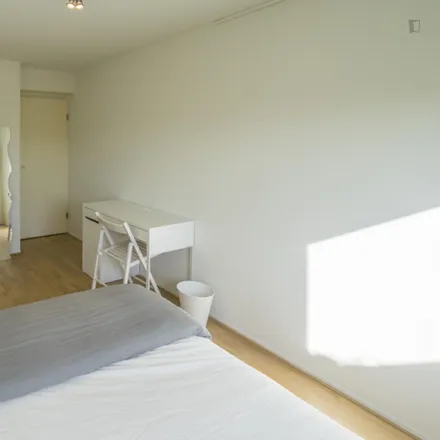 Rent this 3 bed room on Hermonlaan 44 in 3061 BH Rotterdam, Netherlands