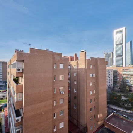 Image 8 - Calle de Mauricio Legendre, 15, 28036 Madrid, Spain - Apartment for rent