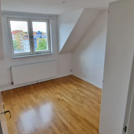 Rent this 2 bed apartment on Mellersta Stenbocksgatan 45B in 254 42 Helsingborg, Sweden