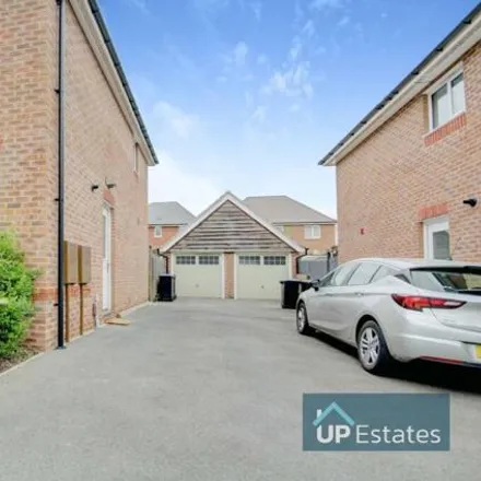 Image 9 - Flanders Close, Hinckley, LE10 2FN, United Kingdom - House for sale