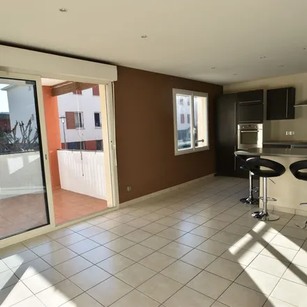 Rent this 3 bed apartment on 3 Chemin des Amandiers in 13710 Fuveau, France