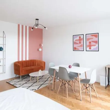 Rent this 4 bed apartment on Cathédrales du rail in Rue du Bailly, 93210 Saint-Denis