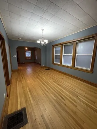 Image 2 - 2822 North Springfield Avenue, Chicago, IL 60618, USA - Apartment for rent