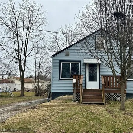 Buy this 2 bed house on 833 Huber Street in Akron, OH 44306