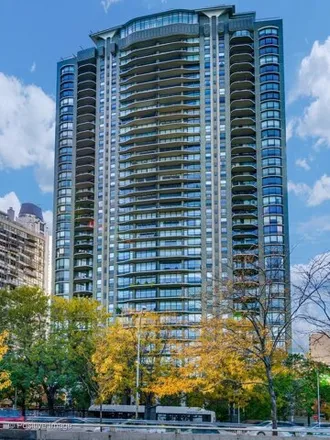 Buy this 3 bed condo on The Carlyle in 1040 North Lake Shore Drive, Chicago