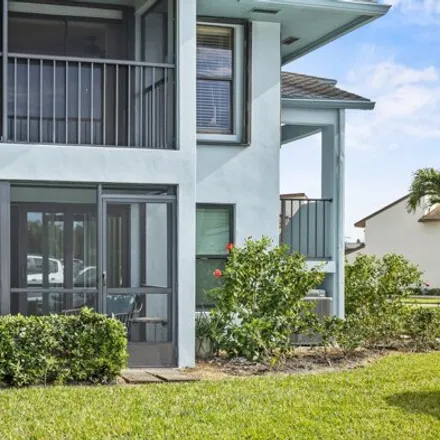 Buy this 2 bed condo on Publix in 746 Southwest Federal Highway, Stuart