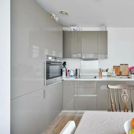 Rent this 3 bed apartment on unnamed road in London, SE18 6AB