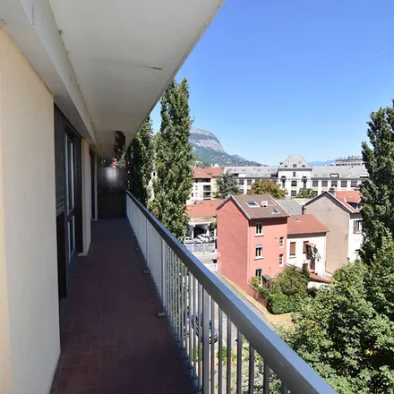 Image 7 - 3 Rue de Londres, 38000 Grenoble, France - Apartment for rent