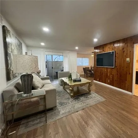 Image 3 - Town and Country School, East Del Mar Boulevard, Pasadena, CA 91107, USA - Condo for sale