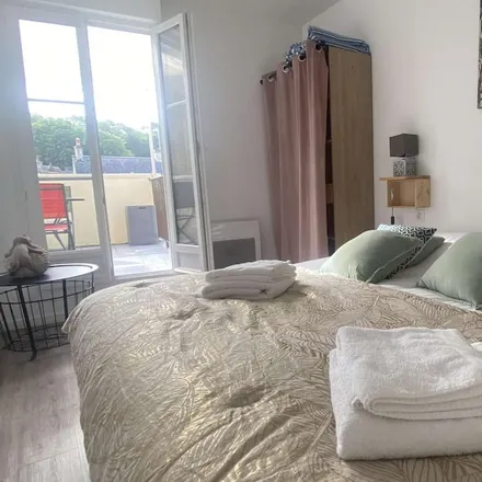 Rent this 2 bed apartment on 14117 Arromanches-les-Bains