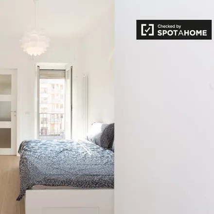 Rent this 2 bed room on Viale Giovanni da Cermenate in 76, 20141 Milan MI