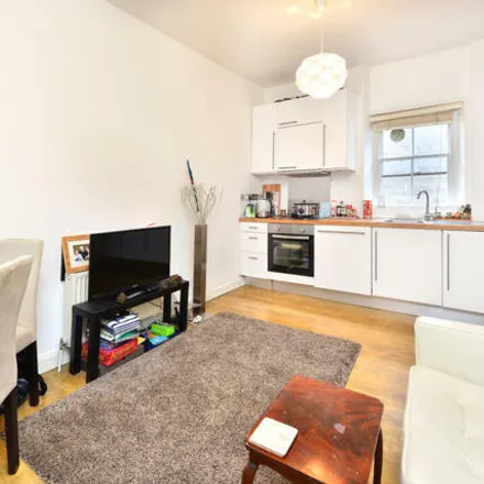 Rent this 1 bed room on 22 Buckland Crescent in London, NW3 5DX